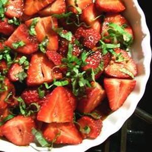 Sweet and Tart Strawberry Salad